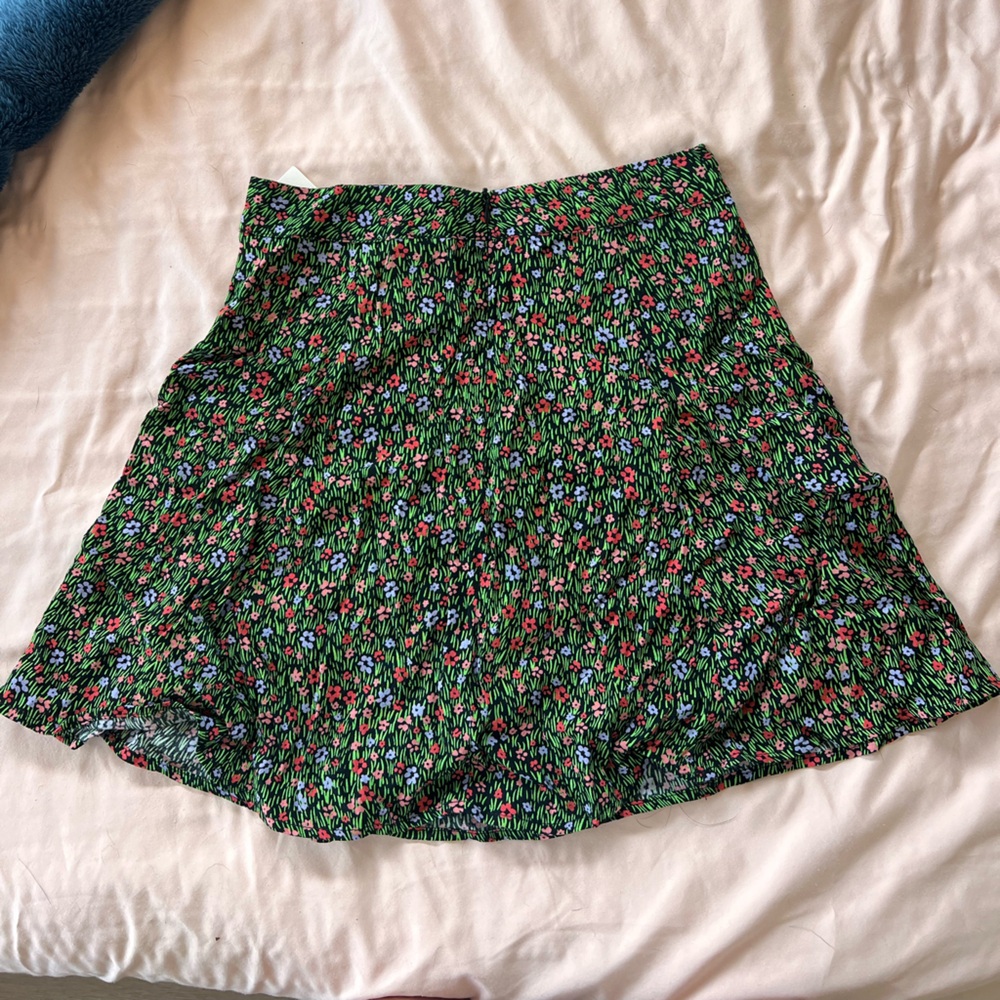 Olivaceous Black Floral Mini Skirt, Size S